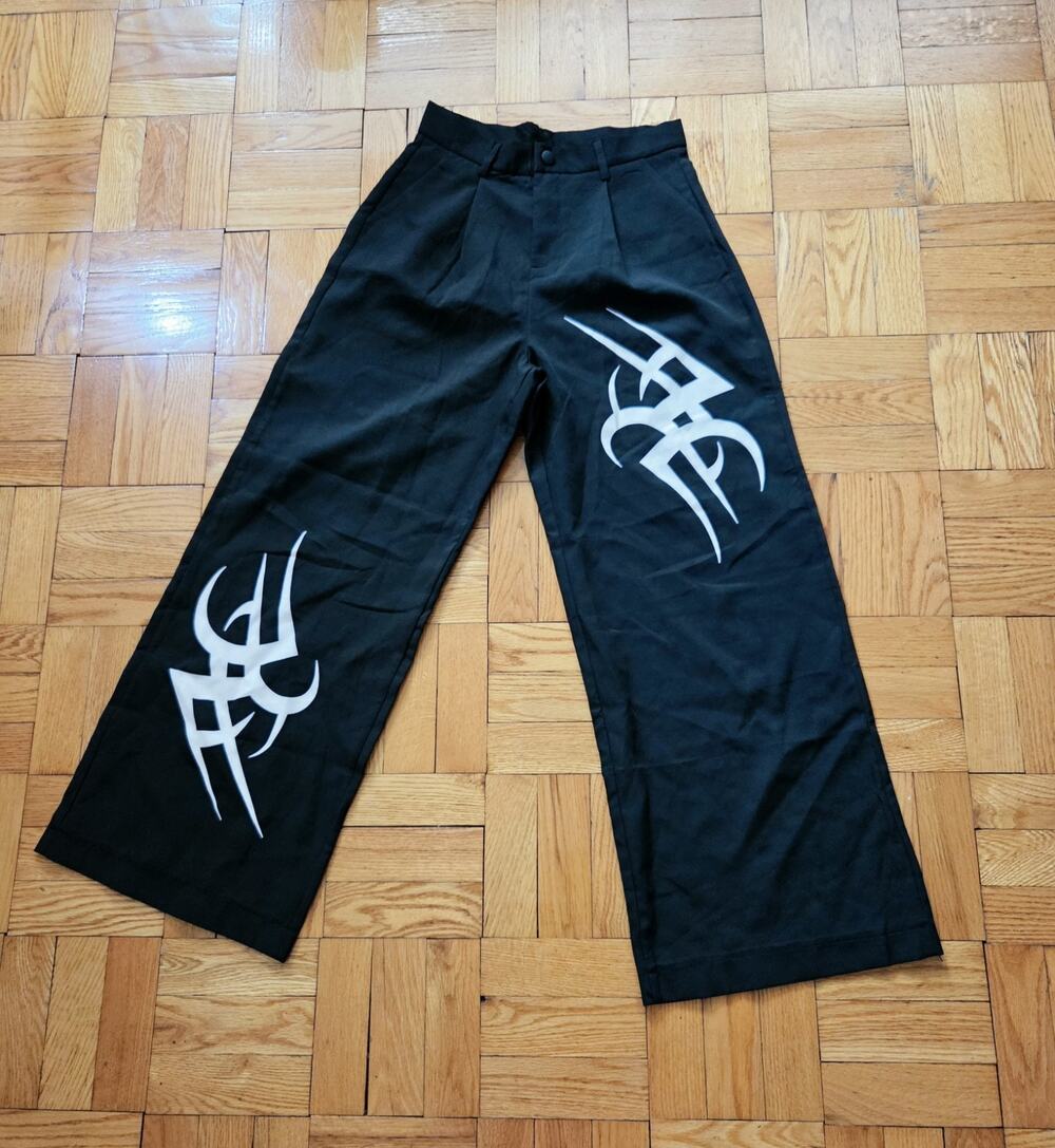 y2k style Black Pleated Dress Pants White Graphic Print Size L Will Fit Sz S